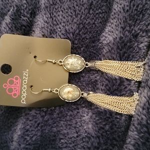 NWT! Silver Speckled Earrings
